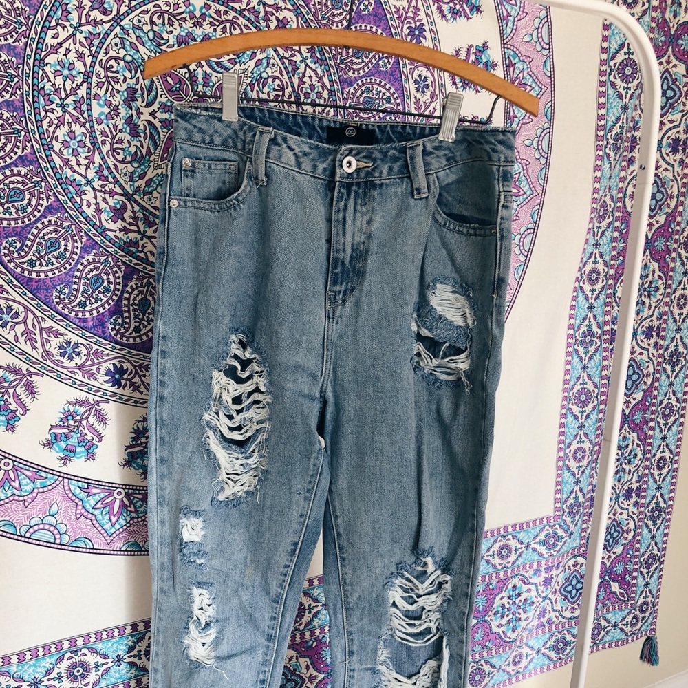 Missguided Ripped Boyfriend Jeans